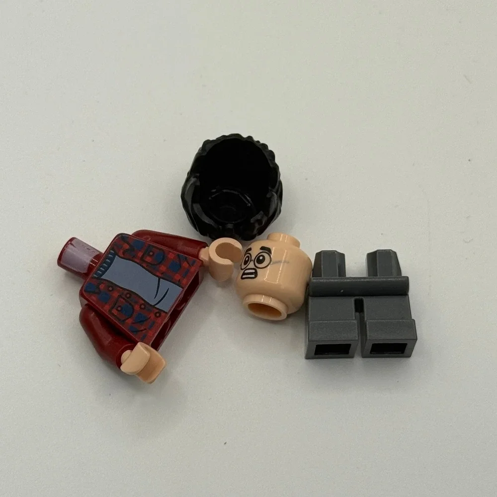 LEGO Harry Potter Ron Weasley Minifig Plaid Tan Sweater Flying Car‎